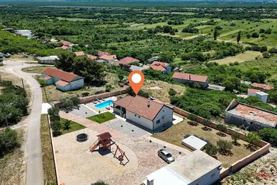 Image de Villa Zrilic with Private Pool (V1102-K1) - Benkovac