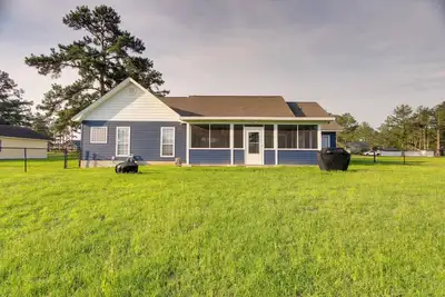 Image de Peaceful Lake Escape w/ Dock in Coffee County