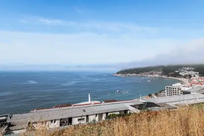 Image de Appartement « Small By The Beach » avec vue sur la mer, balcon et Wi-Fi