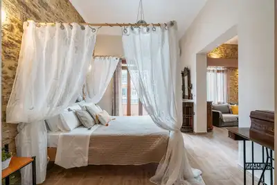 Image de Maison de campagne 'Absinthia Legacy' avec jardin commun, Wi-Fi et climatisation
