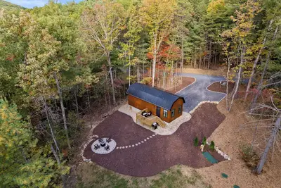 Image de Shenandoah, Firepit, peaceful Cabin w/salt water Hot tub!