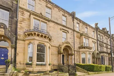 Image de Spacious 7-Bed Townhouse in Carlisle - Groups & Contractors