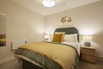 Image de Premier Suites Leeds-Signature-Appartement-Salle de bain privée-Vue ville