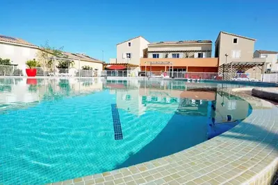Image de Un coin au soleil avec terrasse et calme