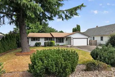 Image de Family Fairview Home | Gorge Access & Covered Deck