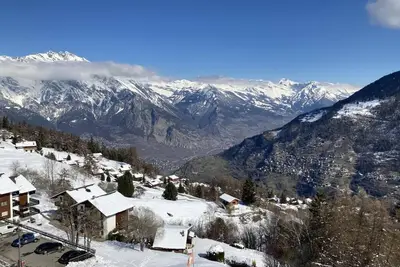 Image de Wifi, à 20m des pistes de ski, vue vallée, terrasse, balcon, télévision, 35-40m², La Tzoumaz