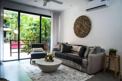 Image de Lunada: Bright Stay with Rooftop Amenities