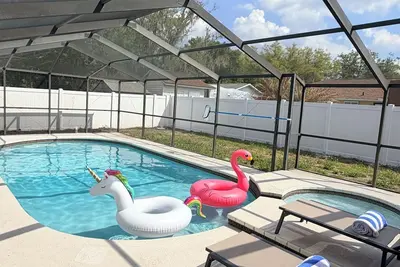 Image de Pool Home•Private Pool & Spa• Tampa/Brandon