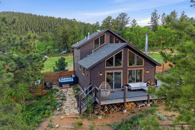 Image de Modern A-Frame Inspired Cabin - Hot Tub & Fire Pit