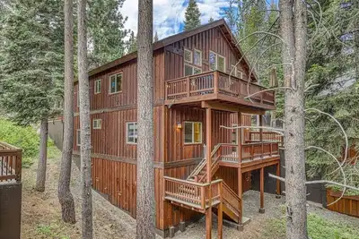 Image de Tahoe Donner Retreat | Fireplace, Trails & Golf