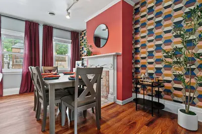 Image de Trendy 2br Near Carson Street Pets Ok
