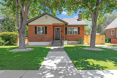 Image de Charming House in Midtown District walking distance from restaurants