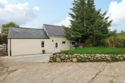 Image de Ty Loti, pet friendly, with open fire in Penygroes