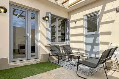 Image de Beautiful home in Beaucaire with WiFi