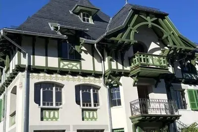 Image de Appartement à Zweisimmen avec piscine