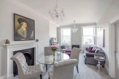 Image de Luxury Georgian 2-Bed Apartment with Stunning Bath Views