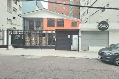 Image de Perfect 6-bedroom house with outdoor spaces in cool Quito for your getaway