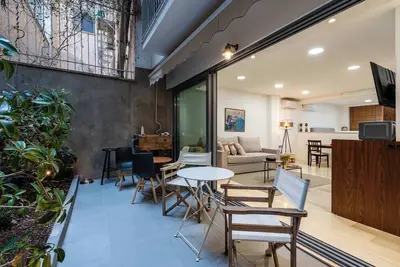 Image de Apex Studio - Modern Athens Escape with Patio