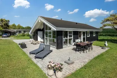 Image de \"Kristine\" - 250m from the sea by Interhome