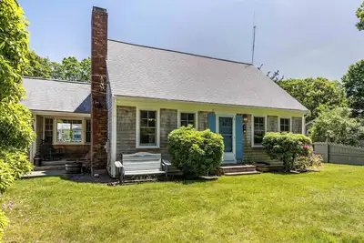 Image de New listing 3-bedroom house with Ac in Falmouth Heights, close to beach & parks.