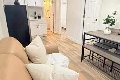 Image de Cozy apartment in Brandon•Private Entry