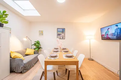 Image de Maison Cuvier · 5 chambres · 8 pers. · Équipes, groupes & familles · Gare 5 min