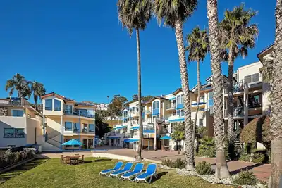 Image de The Getaway You’ve Been Waiting to Find! 2 Units with Partial Ocean View!