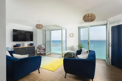 Image de Mermaids 2 - Sea views, direct beach access