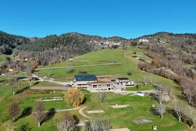 Image de Domaine Le H - Rendez-vous au sommet de vos rêves