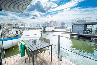 Image de At Sea Houseboat w/ Rooftop | Heart of Gothenburg