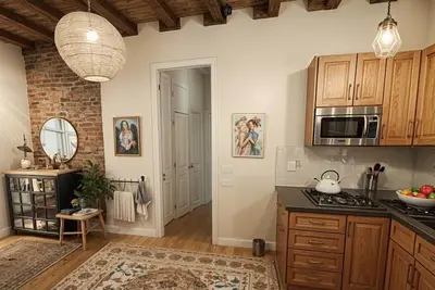 Image de Apartment near downtown, two bedrooms.