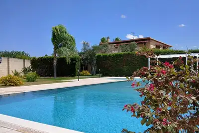 Image de 2-bedroom apartment in villa!