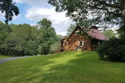 Image de Pebble Creek Log House 3br 2 Ba Sleeps 10 Linens Inc
