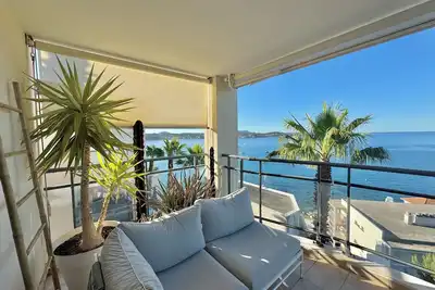 Image de L'écrin Bleu Bandol magnifique appartement vue panoramique sur la méditerranée