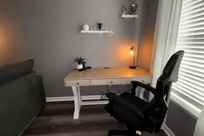 Image de Beautiful Remodeled 2 Bedroom Townhouse With Wifi Self Check in and Smart Tvs