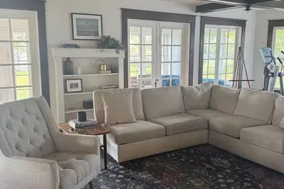 Image de 1917 Home on Lake Down in Windermere Florida.