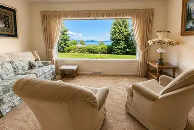 Image de Peaceful 2-bedroom house with Ac and beautiful lake views in charming Polson