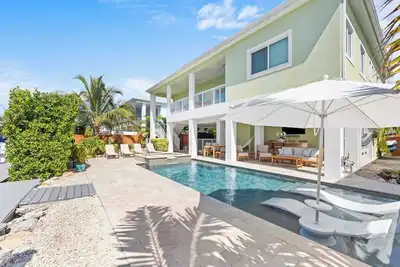 Image de Emerald Palms ~ Waterfront ~ Pool ~ Dock ~ Games