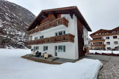 Image de Large apartment with panoramic view and free parking, 5 min from train station