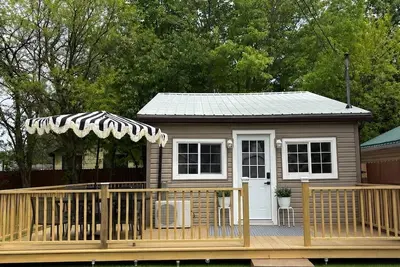 Image de Buggy's Bungalow • A cozy retreat ~ Walk to strip! ••Sleeps 6••