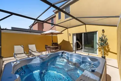 Image de 3063 Townhouse Hot Tub Resort Pools near Disney