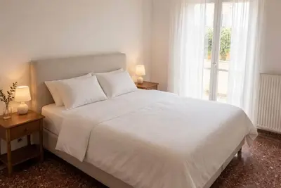 Image de 4 Min Walk To The Beach  Budget-Friendly Apartment