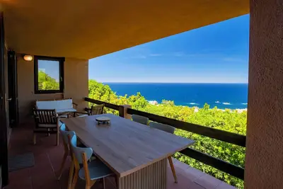 Image de Aida: two levels of light, verandas and terraces facing Corsica