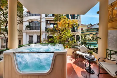 Image de Jacuzzi House West Lake with Spacious Balcony