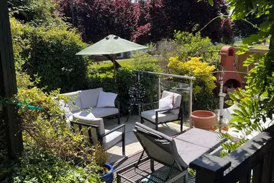 Image de Quiet retreat near the interchange with woodland views.
