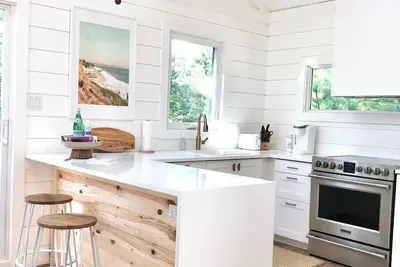 Image de Grand Bend Hideaway with indoor and outdoor privacy and close to the Beach