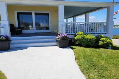 Image de Oceanfront Classic Maine Cottage in close walking distance to beaches!