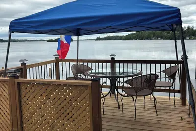 Image de Modern lakefront island view cottage
