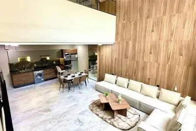 Image de Appartement luxueux en plein centre-ville!