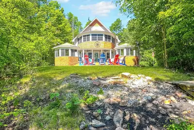 Image de Big Rideau Lake Cottage | Hot tub | Kayaks | Dock